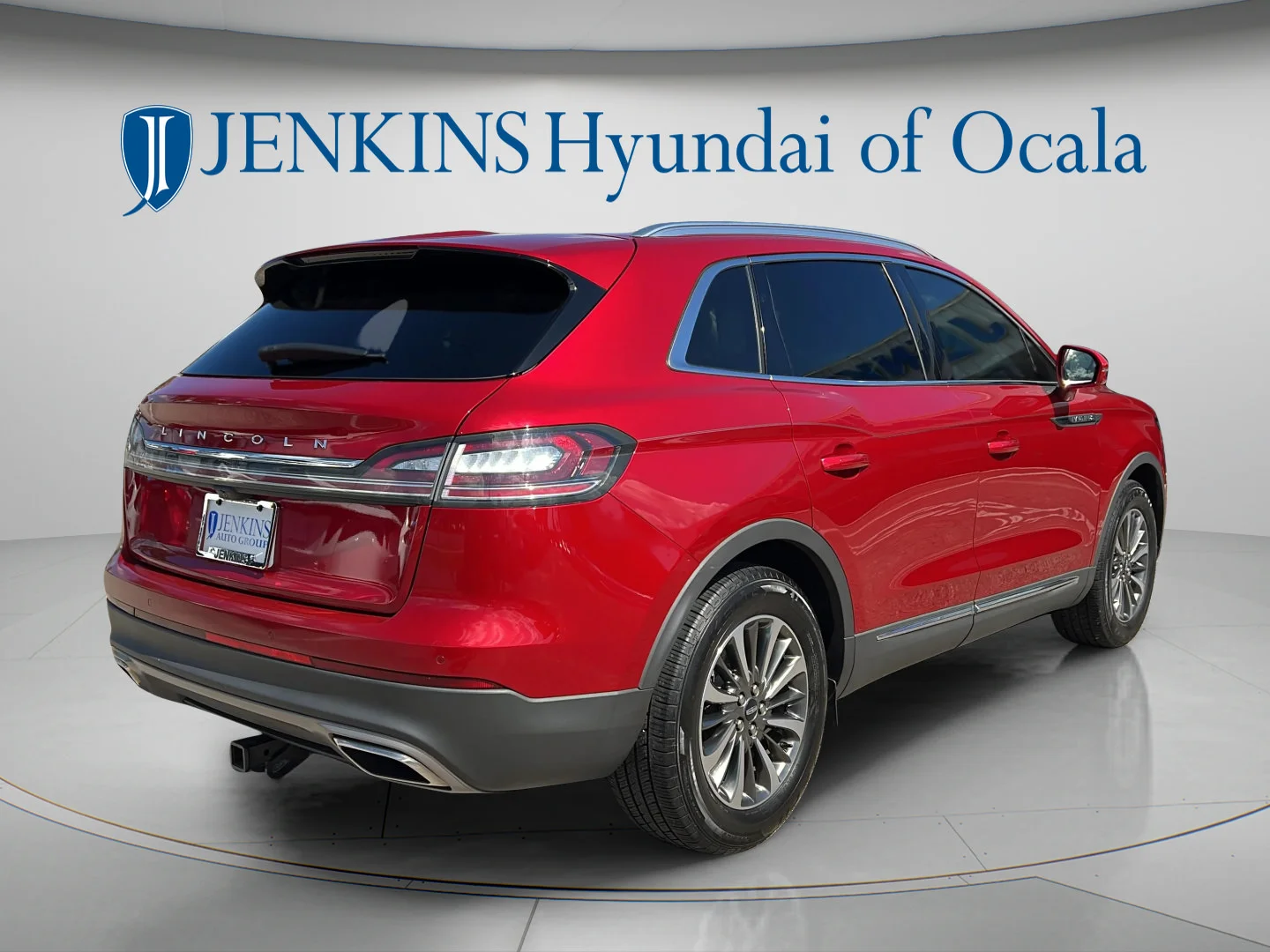 Used 2020 Red Lincoln Standard image 3