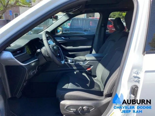 New 2026 Bright White Clearcoat Jeep Laredo X image 32