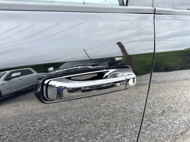 New 2026 Diamond Black Crystal Pearl-Coat Exterior Paint RAM Laramie image 16