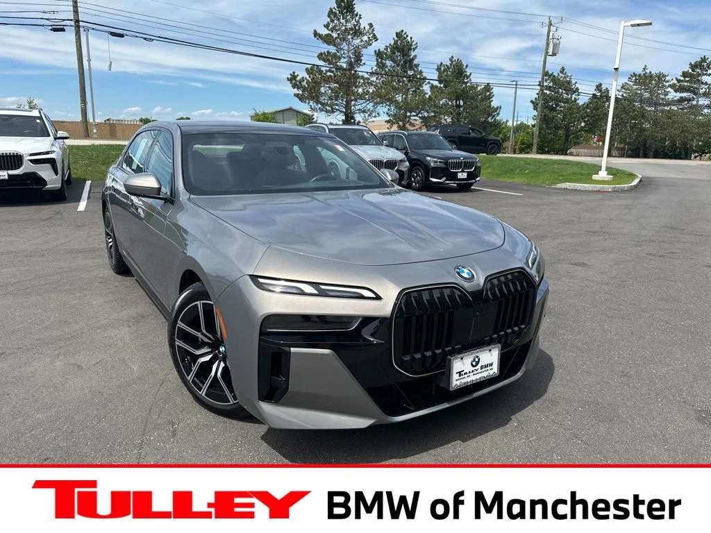 2025 BMW 7 Series 740i xDrive Sedan's photo