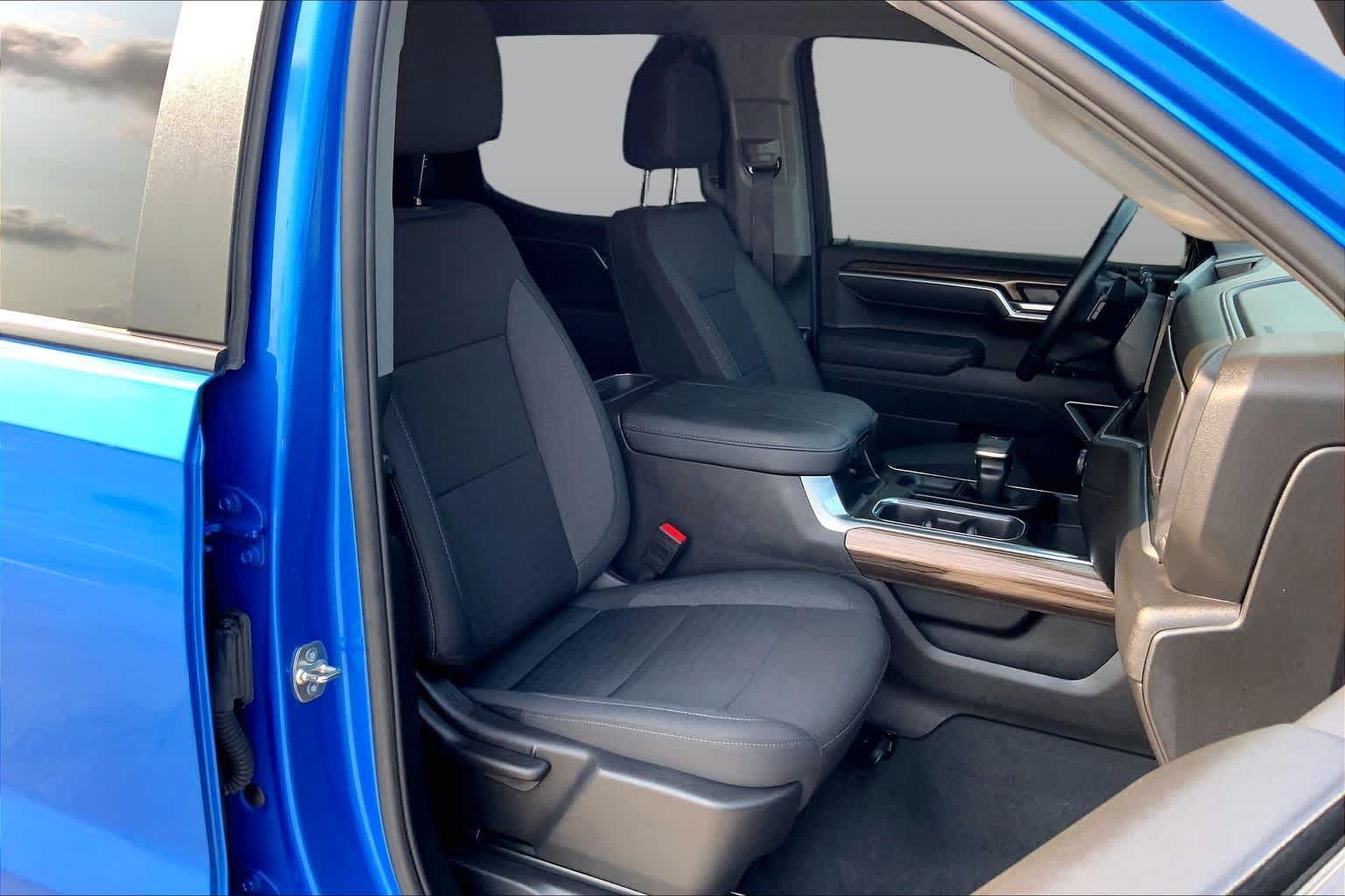 Certified Used 2025 Riptide Blue Metallic Chevrolet LT image 9
