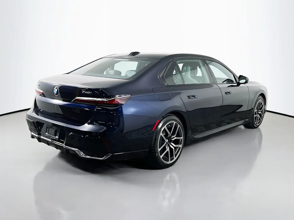 Used 2025 Carbon Black Metallic BMW 740i xDrive image 5