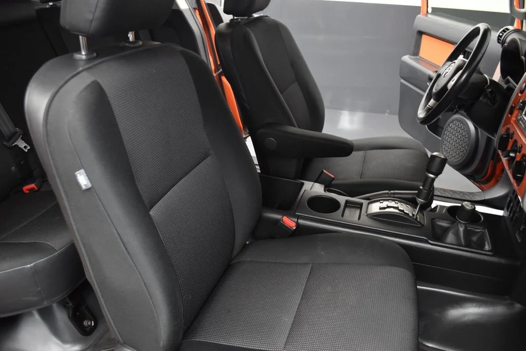 Used 2014  Toyota Base image 23