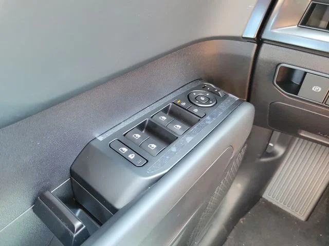 New 2027 Glacial White Pearl Kia X-Line EX image 28