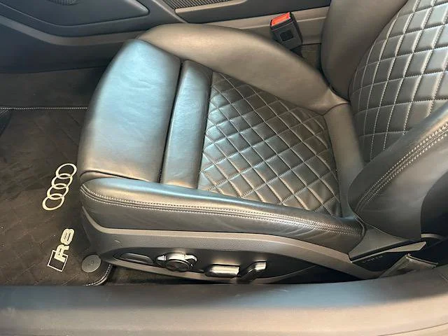 Used 2017 Daytona Gray Pearl Effect Audi V10 image 10