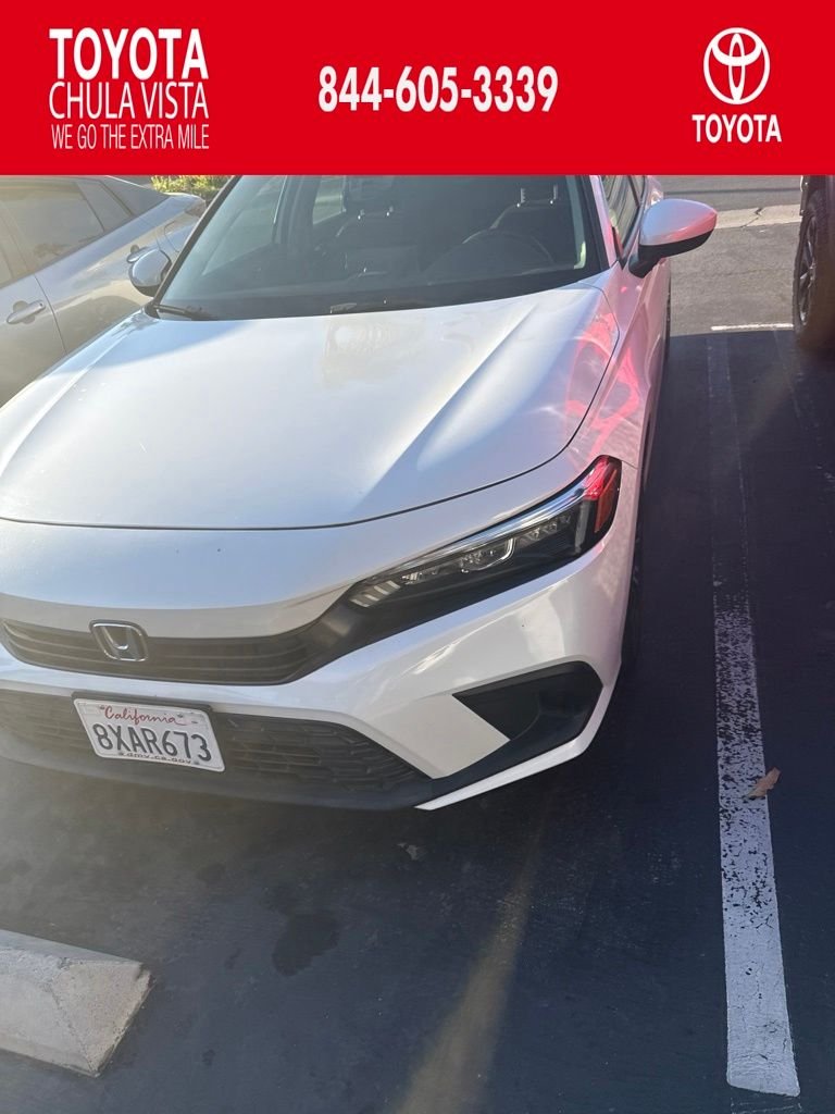 Used 2022 White Honda EX image 1