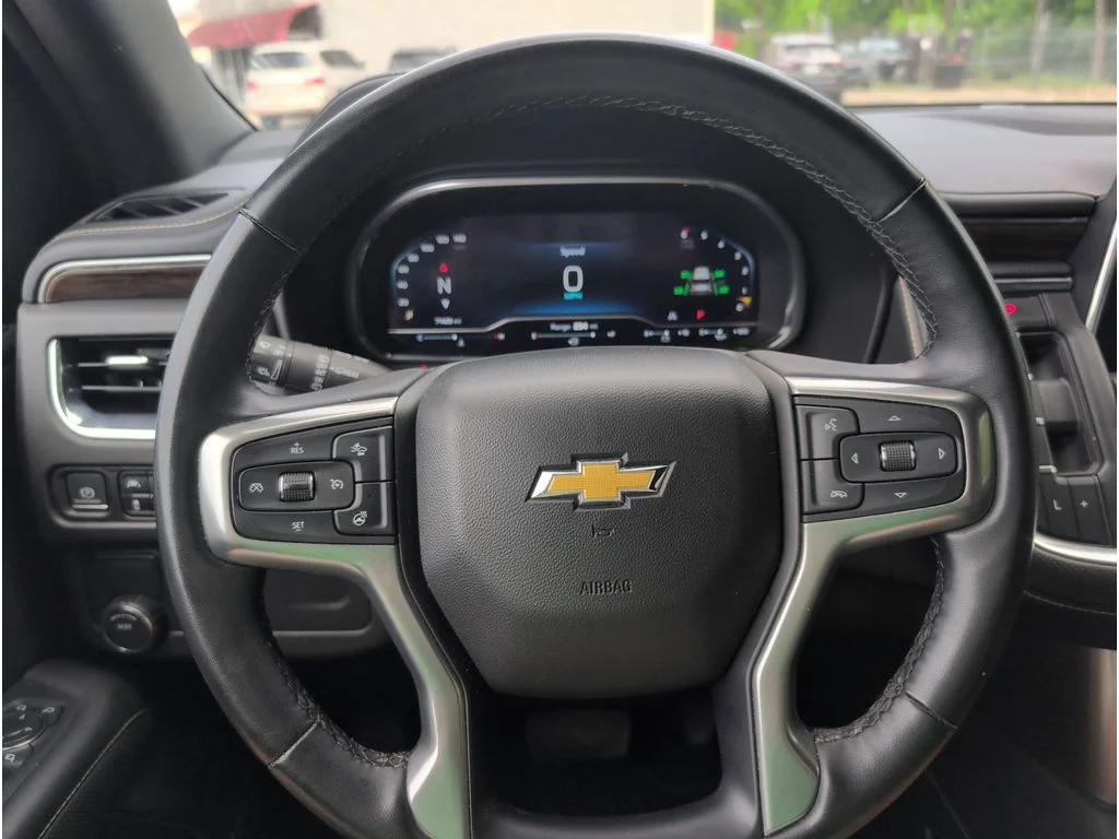 Used 2023 WHITE Chevrolet 2WD 4dr Premier image 23