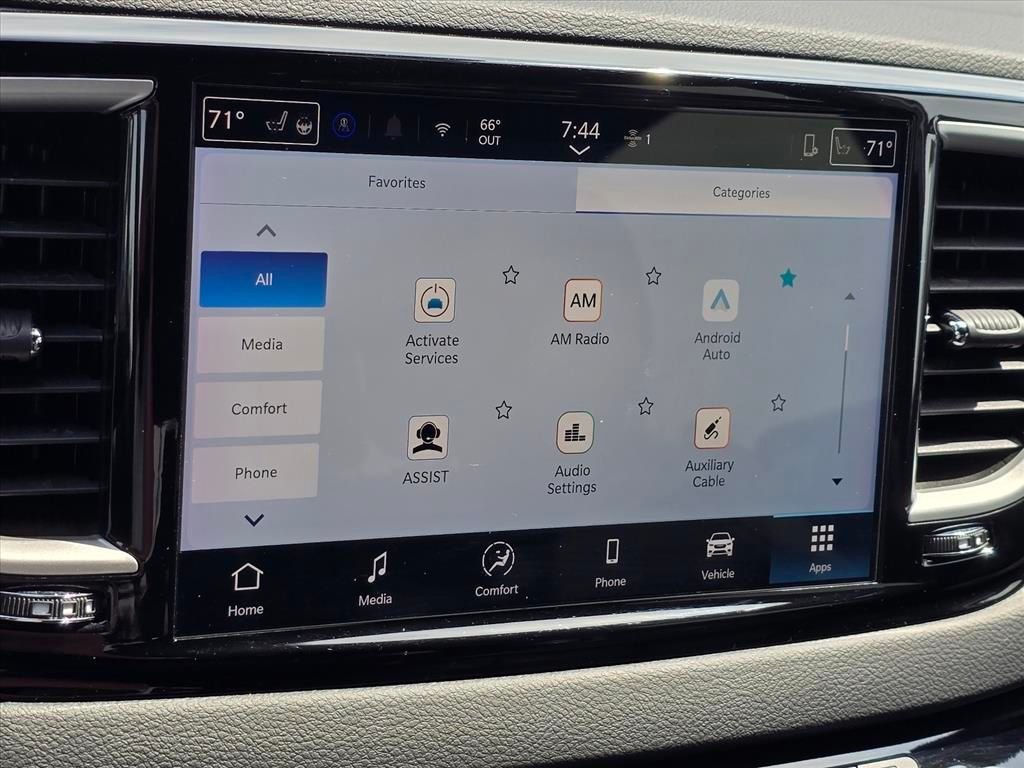Used 2025 White Chrysler Select image 20