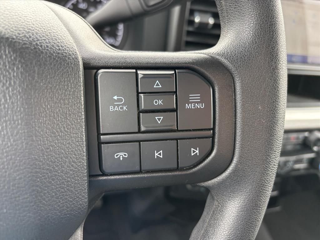 Used 2025 Oxford White Ford XLT image 17