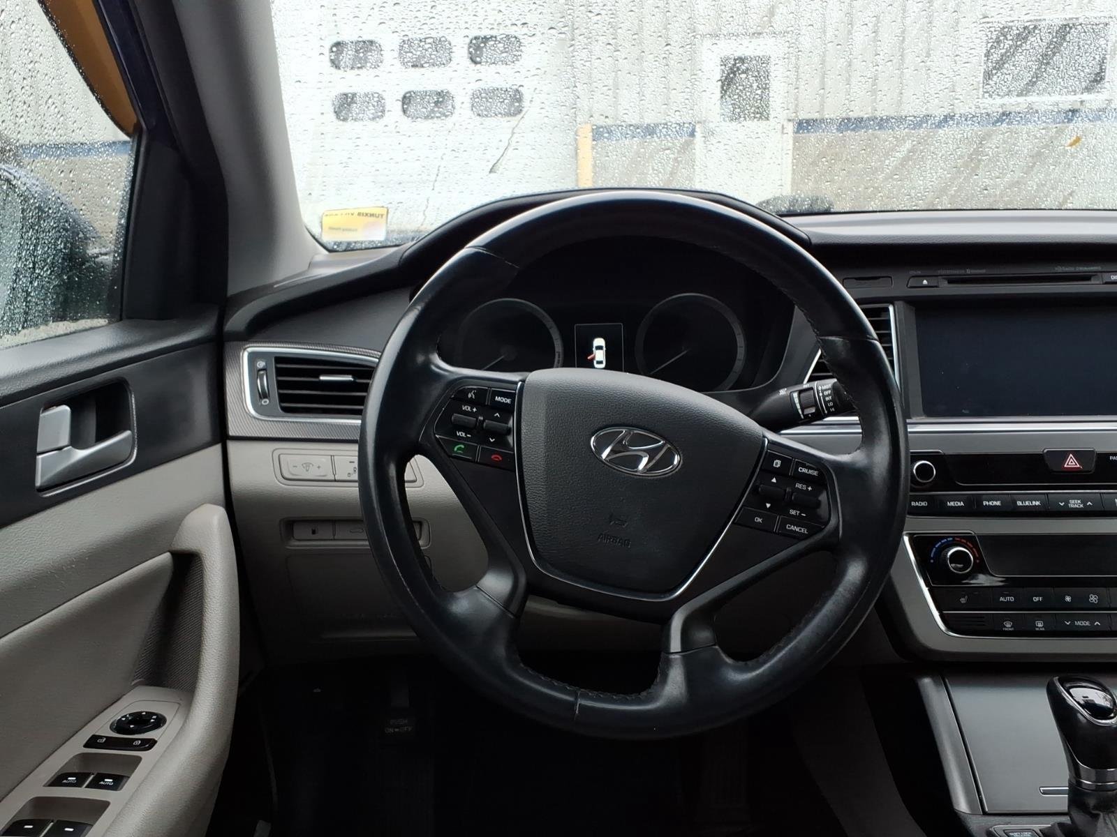 Used 2016 Lakeside Blue Hyundai 2.4L Sport image 17