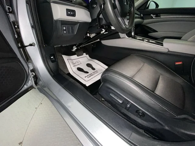 Used 2018  Honda LX image 12