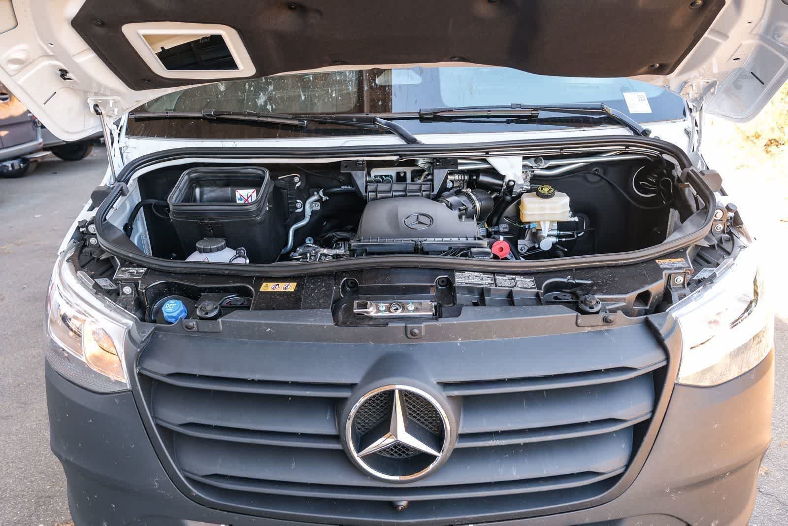 New 2026 Arctic White Mercedes-Benz Cargo 144WB High Roof RWD 2.0L I4 Diesel Turbo HO image 35