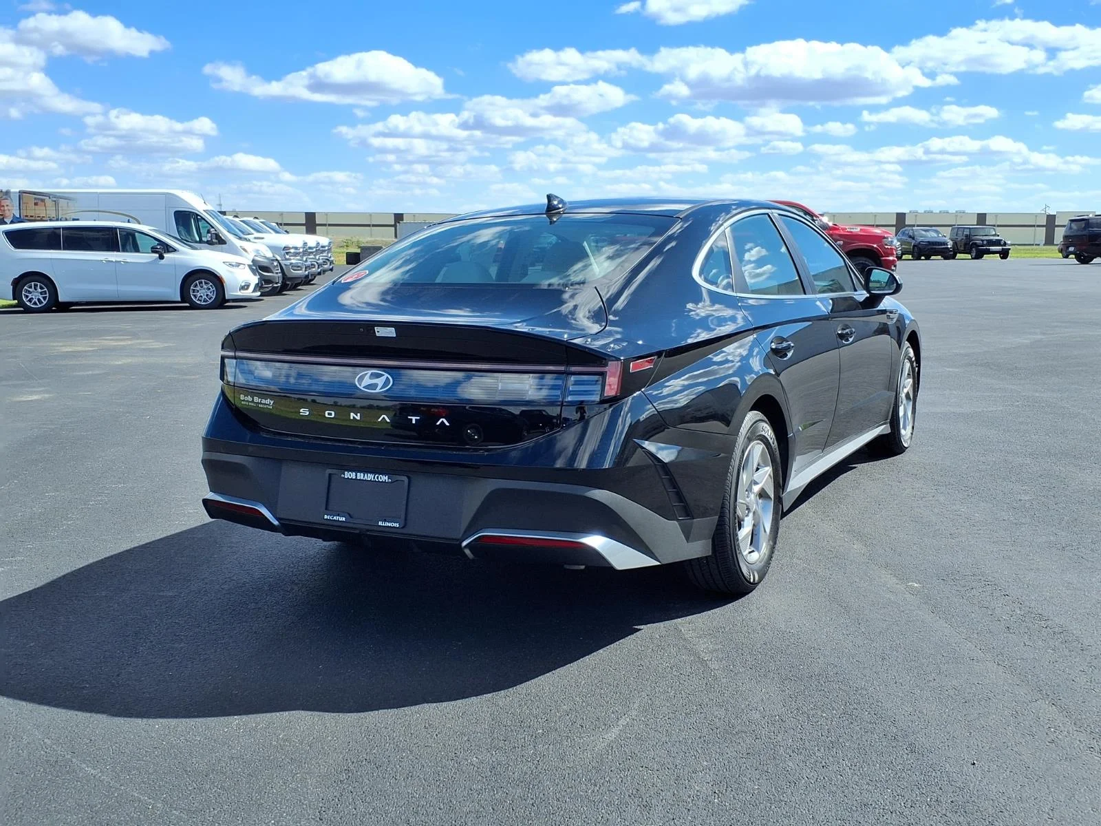 Used 2025 Black Hyundai SE image 17