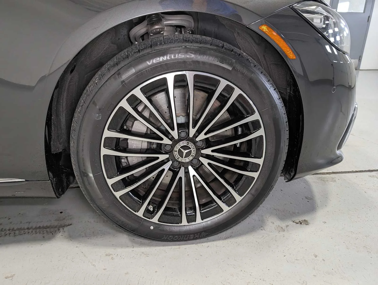 Used 2022 Graphite Grey Mercedes-Benz S 580 image 3
