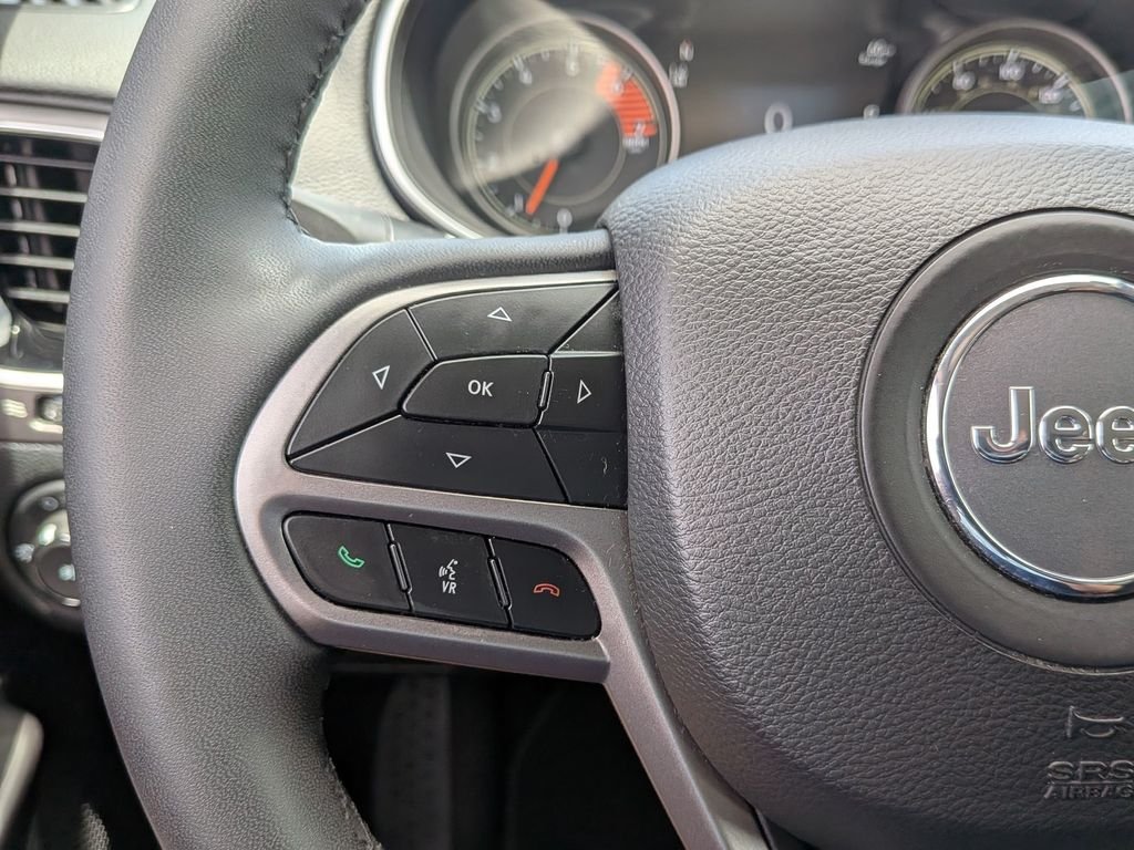 Used 2022 Gray Jeep Limited image 23