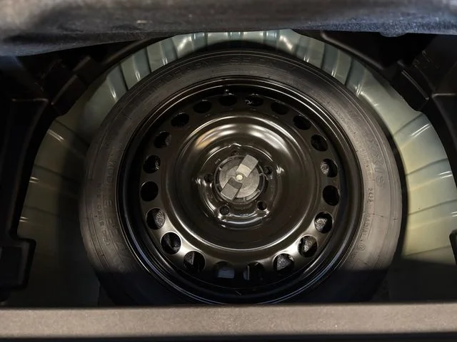 Used 2022  GMC SLE image 24