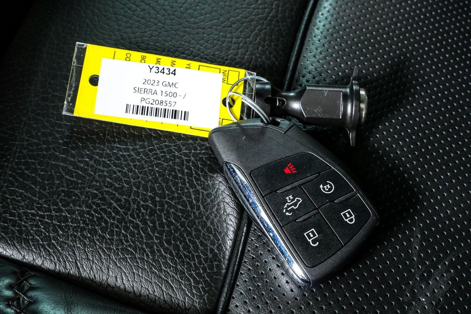 Used 2023 Onyx Black GMC Denali image 37