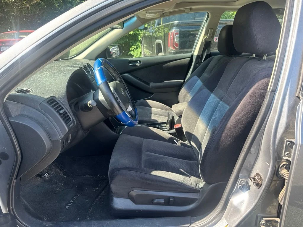 Used 2009 Gray Nissan 2.5 S image 17