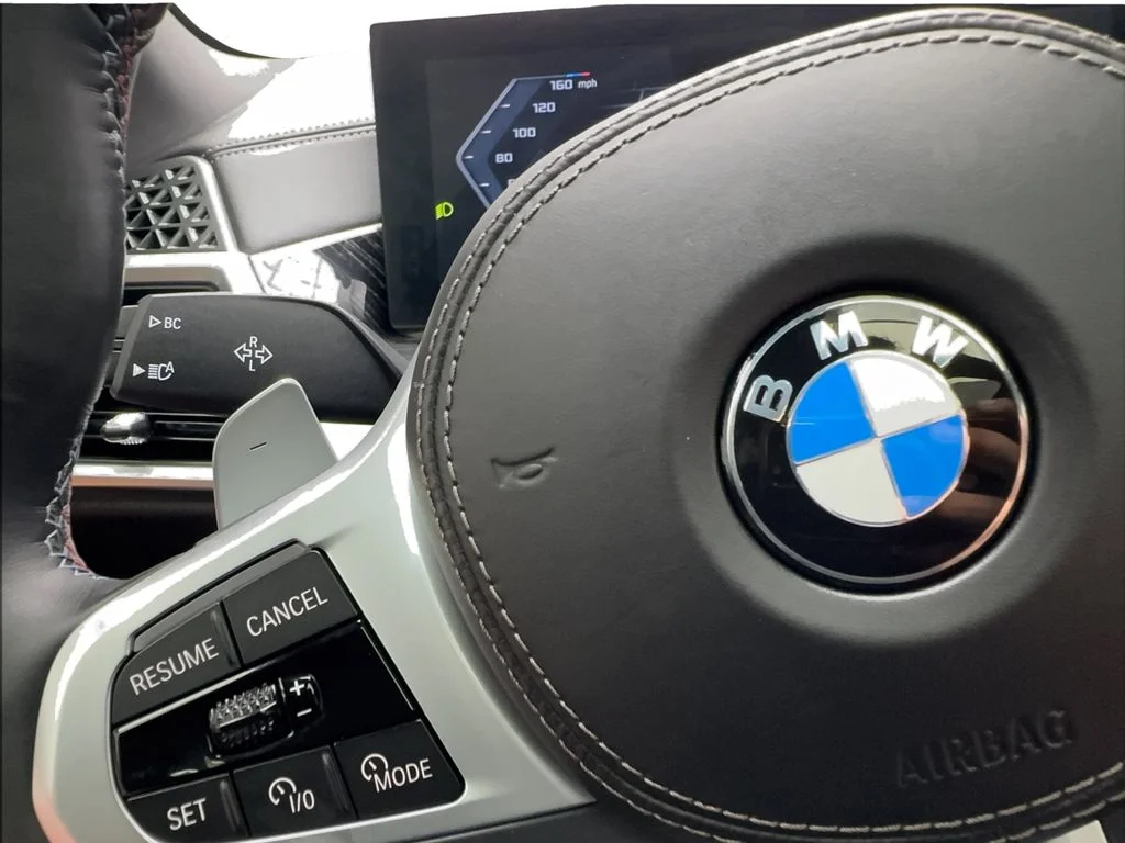 Used 2025 Gray BMW M60i image 44