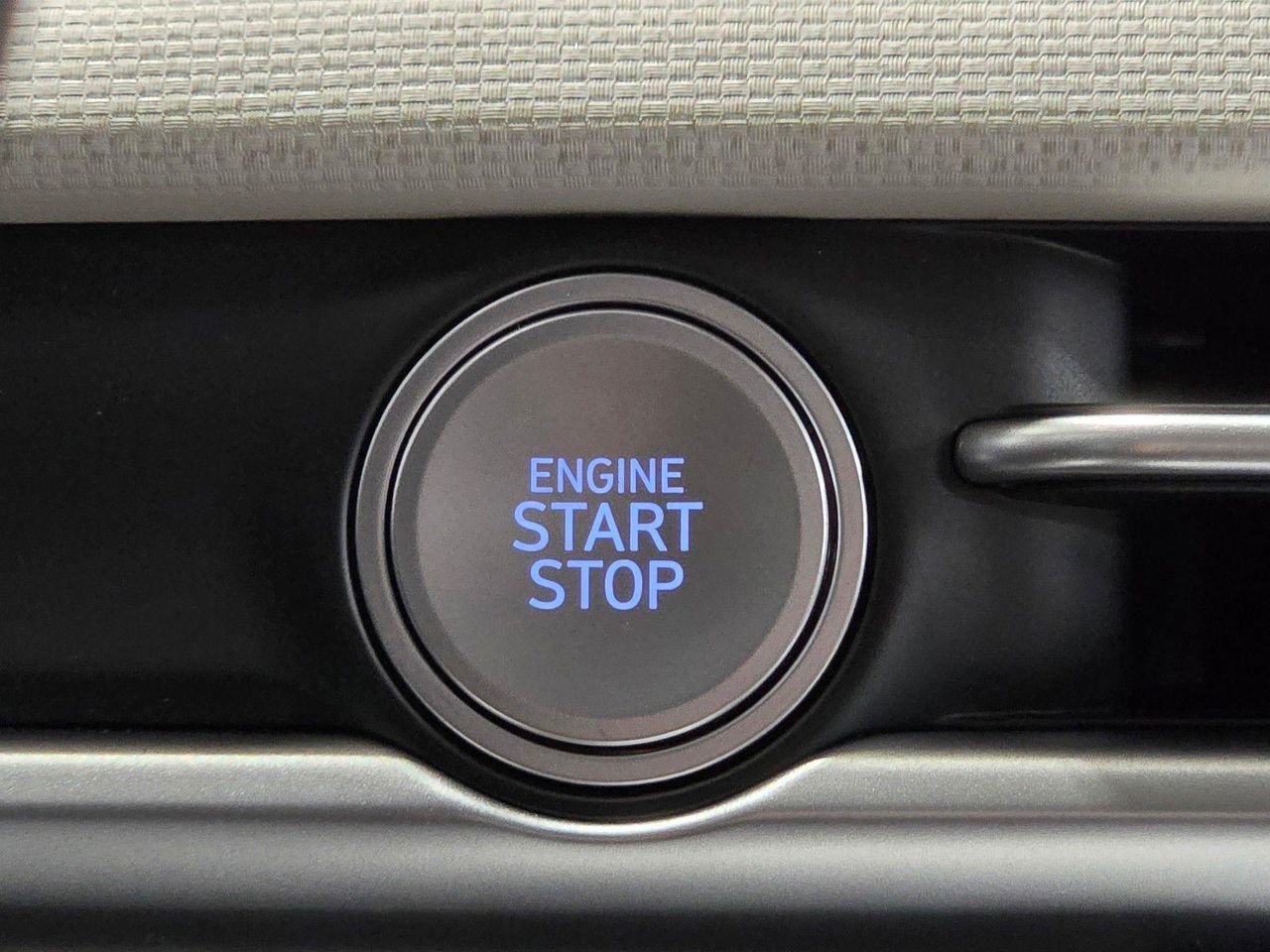 New 2026 Shimmering Silver Hyundai SEL Premium FWD image 30