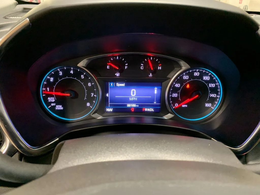 Used 2022 Silver Chevrolet LS image 31