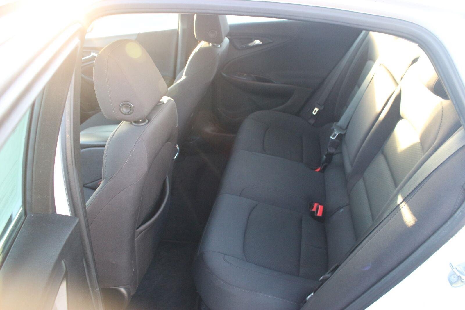 Used 2017 IRIDESCENT PEARL TRICOAT Chevrolet LT image 29