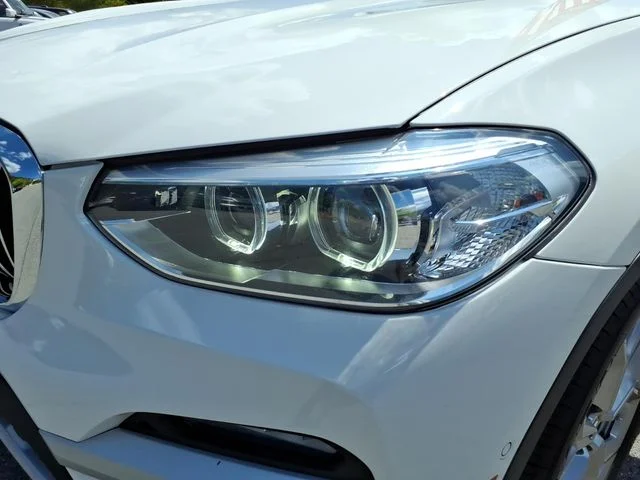 Used 2020 White BMW xDrive30i image 4