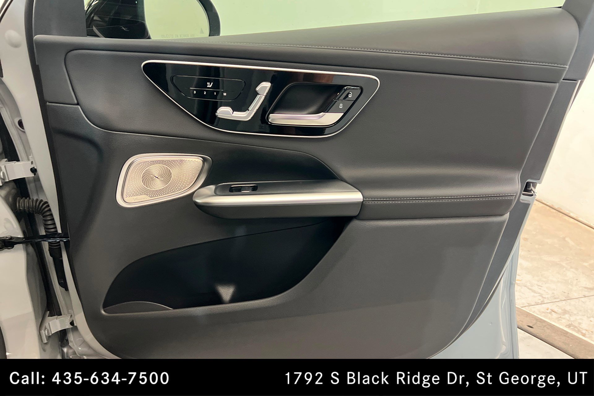 Certified Used 2026 MANUFAKTUR Alpine Grey Mercedes-Benz GLC 300 image 24