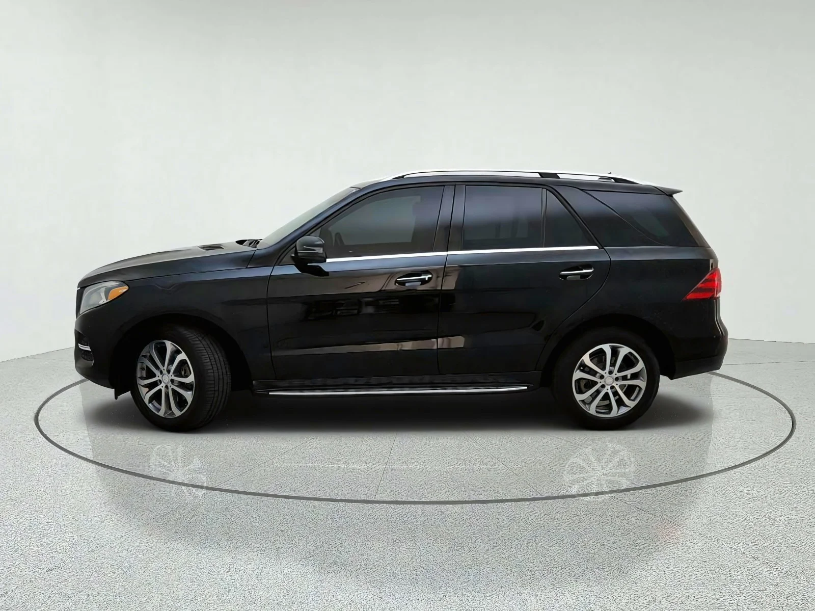 Used 2017 Black Mercedes-Benz GLE 350 image 14