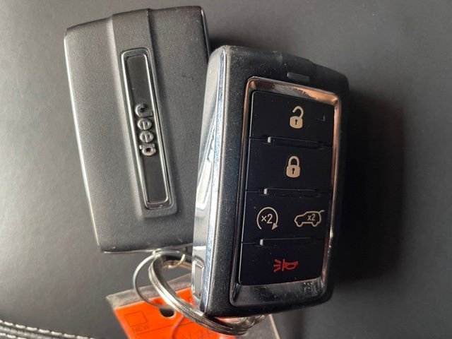 Used 2022 Black Jeep Overland image 31