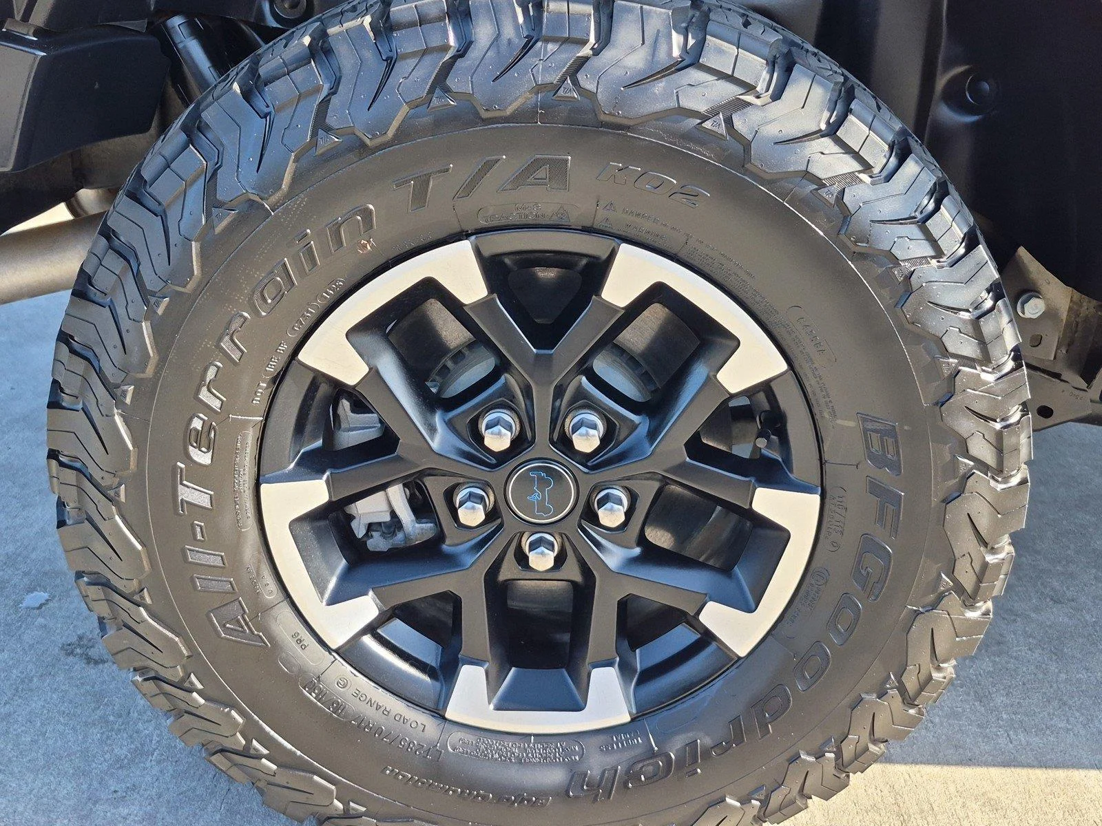 Certified Used 2025 Firecracker Red Clearcoat Jeep Rubicon image 14