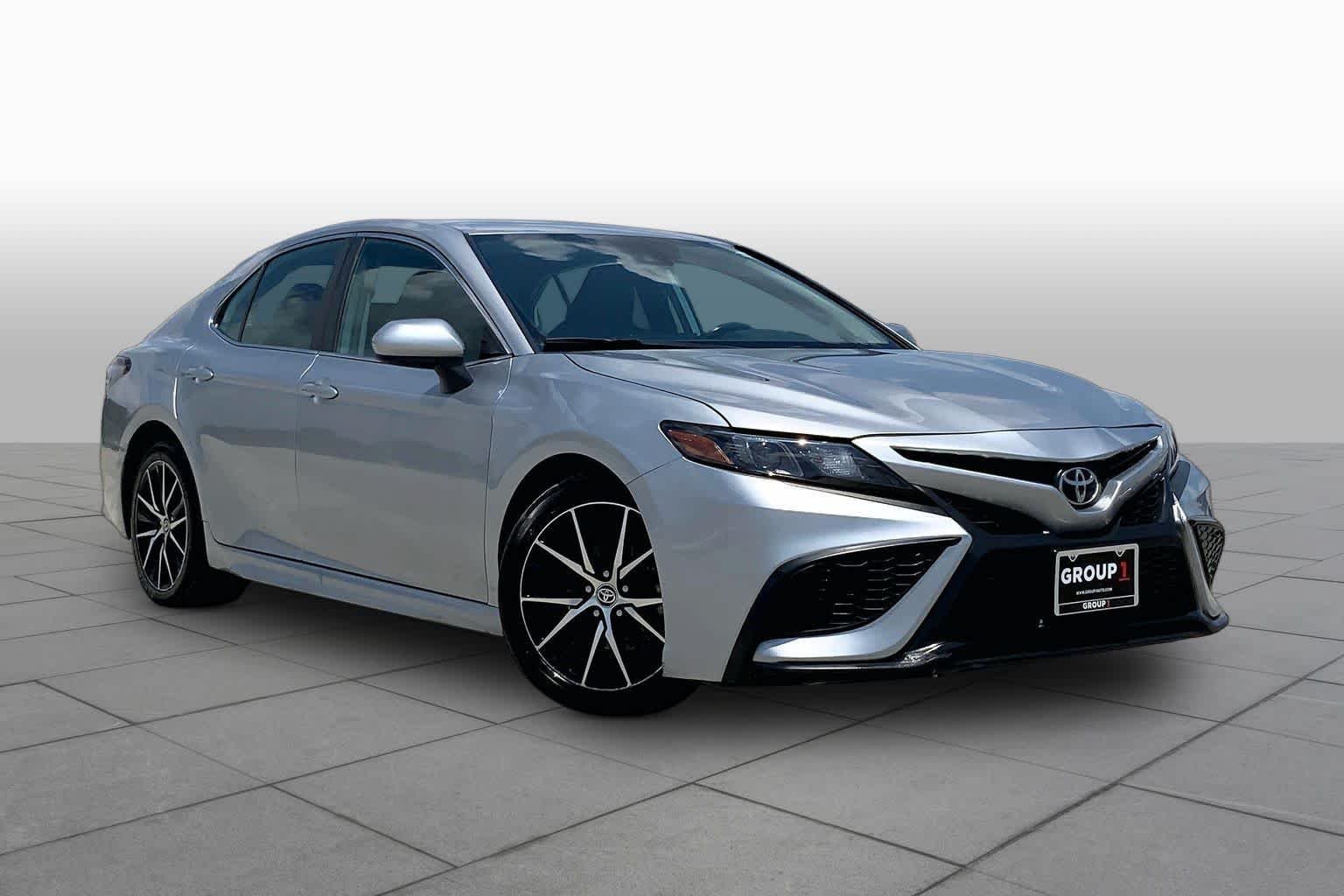 Used 2021 Celestial Silver Metallic Toyota SE image 3