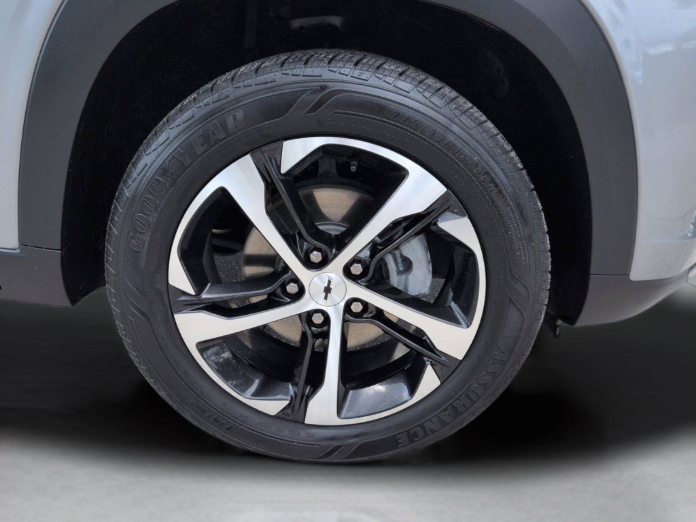 Used 2025 Sterling Gray Metallic Chevrolet 1RS image 13