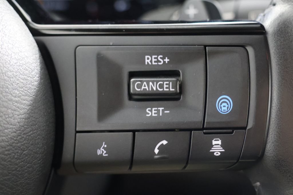 Used 2024 Deep Ocean Blue Nissan Platinum image 12