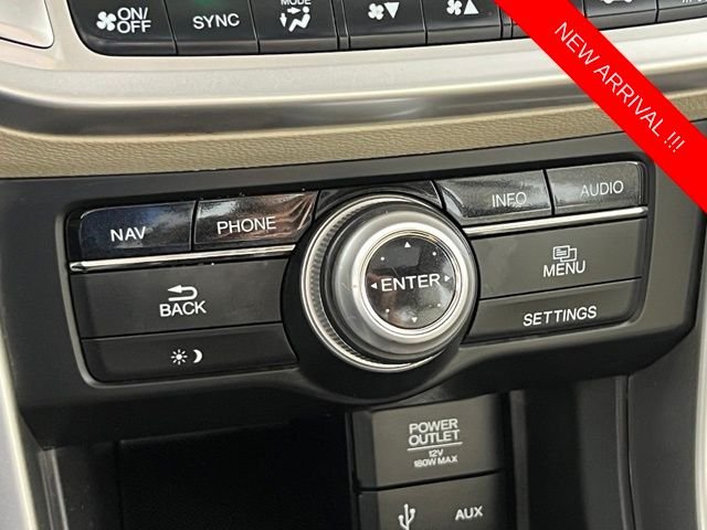 Used 2014 Basque Red Pearl II Honda Touring image 20