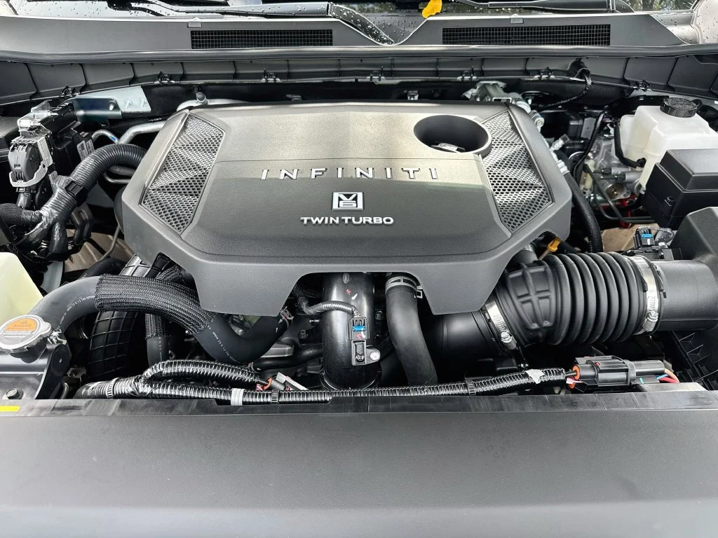 New 2027 RADIANT WHITE INFINITI Luxe 4WD image 33