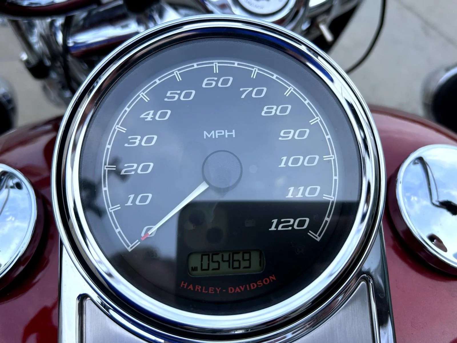 Used 2015 Red Harley-Davidson Road King image 19