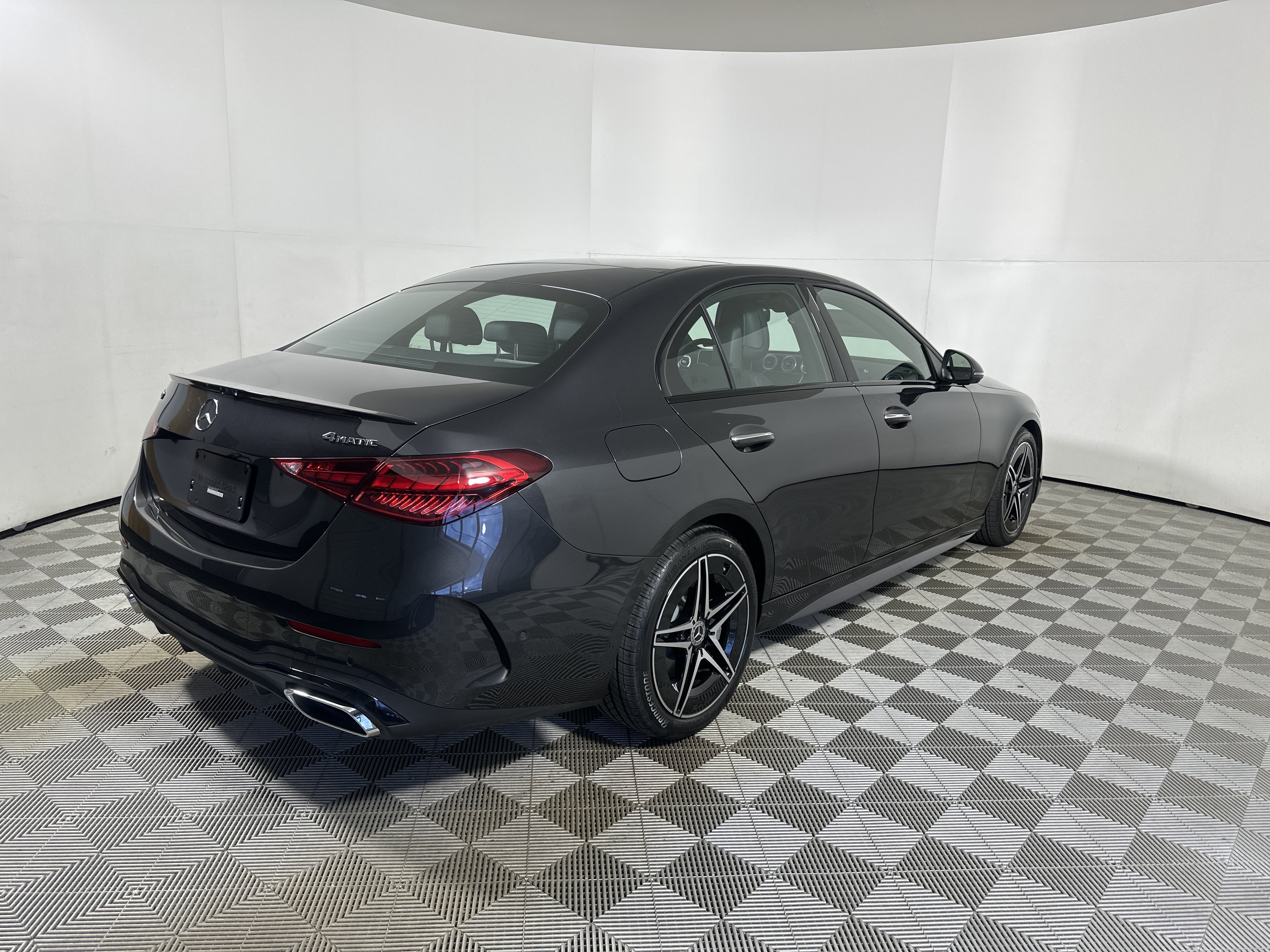 New 2026 GRAPHITE GREY METALLIC Mercedes-Benz C 300 image 7