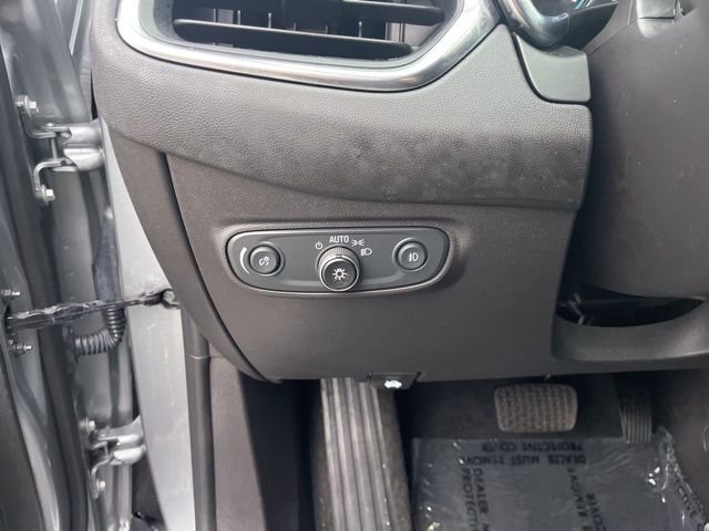 Used 2024 Gray Chevrolet Premier image 30