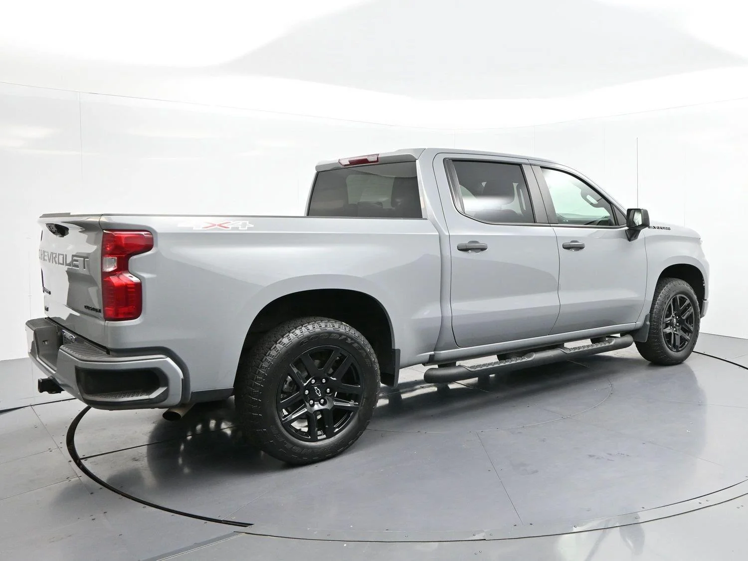 Used 2024 Slate Gray Metallic Chevrolet Custom image 7