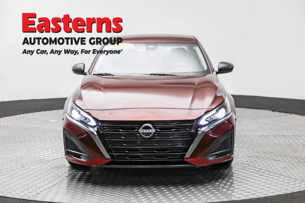 Used 2025 Red Nissan 2.5 SV image 2