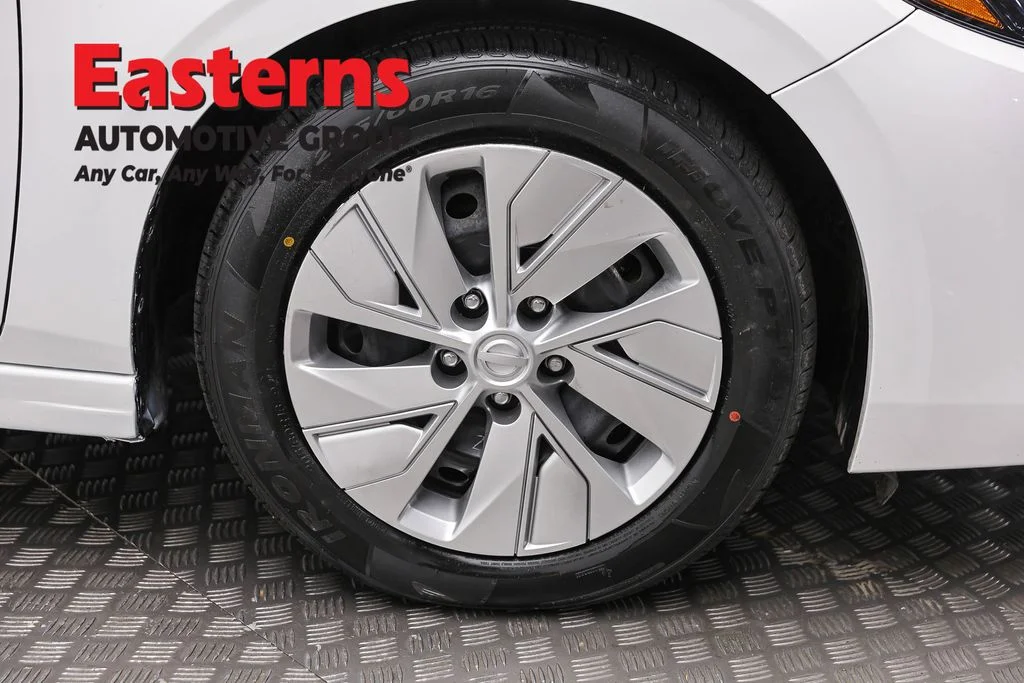 Used 2024 White Nissan S image 30