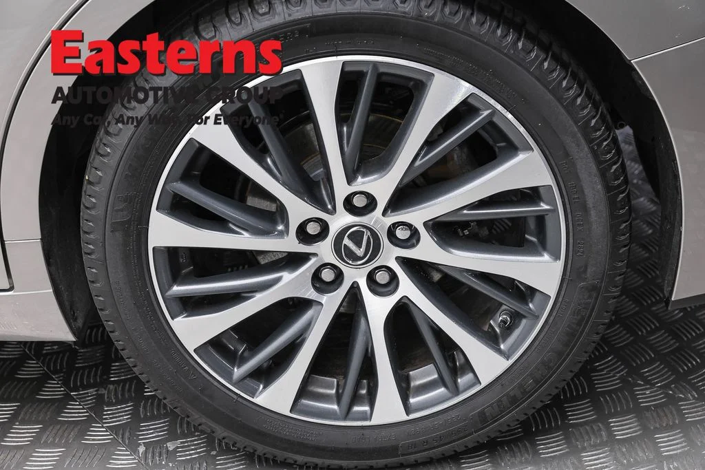 Used 2021 Silver Lexus 350 image 8