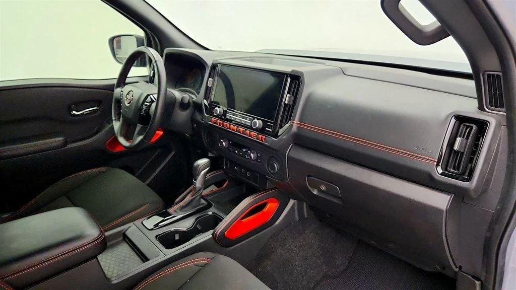 Used 2025 Boulder Gray Pearl Nissan Crew Cab 4x2 PRO-X w/ Step Rails & Remote Start image 22