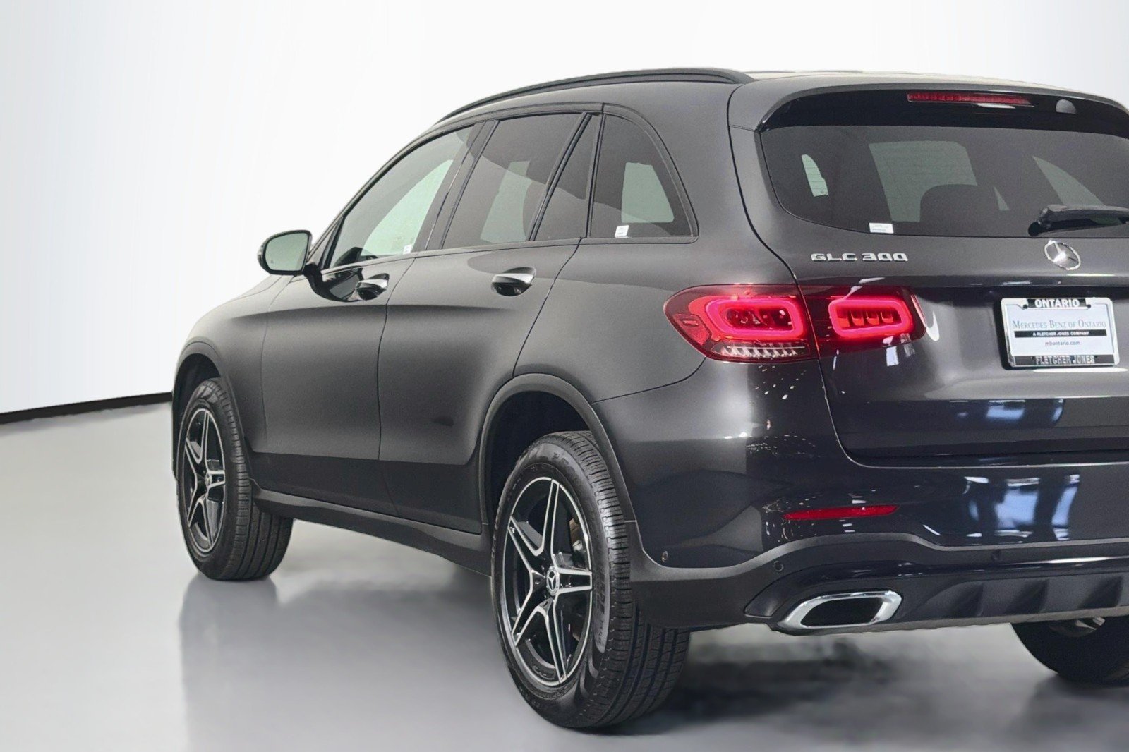 Used 2022 Graphite Grey Metallic Mercedes-Benz 300 image 15