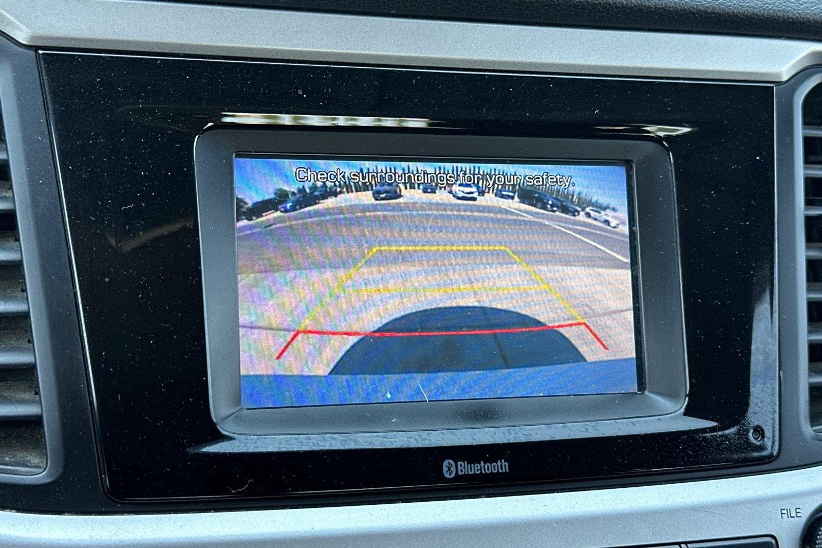 Used 2022 Olympus Silver Hyundai SE image 18