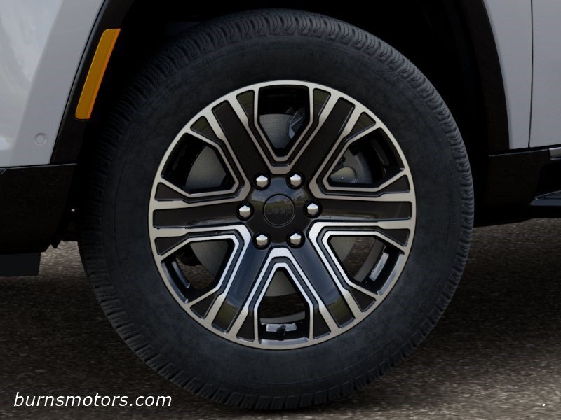 New 2026 Bright White Clear-Coat Exterior Paint Jeep 4x2 image 8