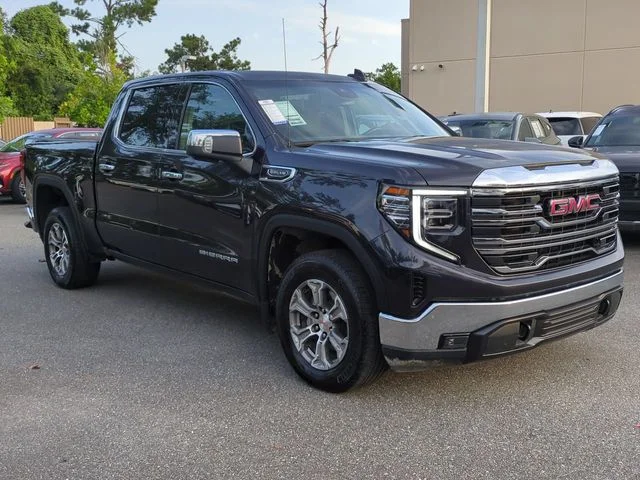 Used 2025 Silver GMC SLT image 3