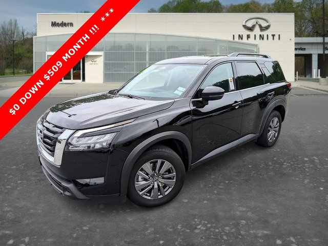 2025 Nissan Pathfinder SV