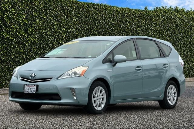 Used 2014 Beige Toyota Three image 8